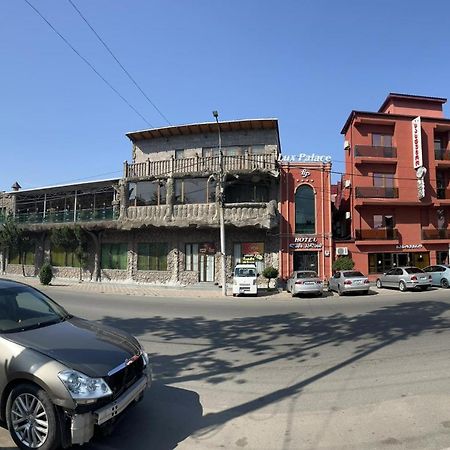 Lux Palace Hotel Kutaiszi Kültér fotó
