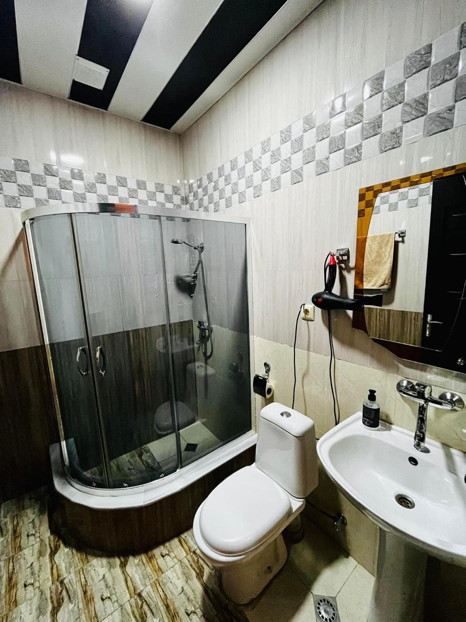 Lux Palace Hotel Kutaiszi Kültér fotó