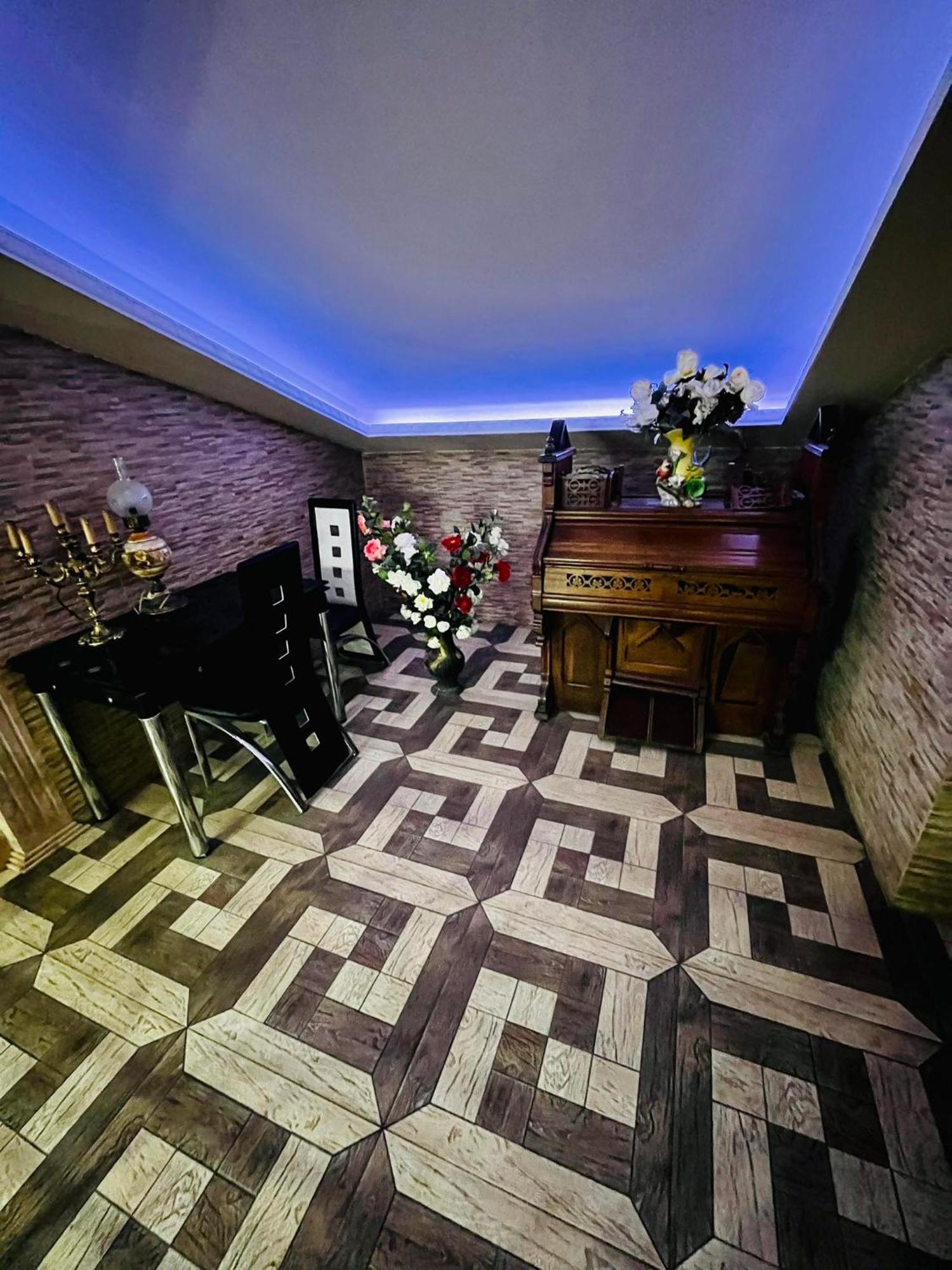 Lux Palace Hotel Kutaiszi Kültér fotó
