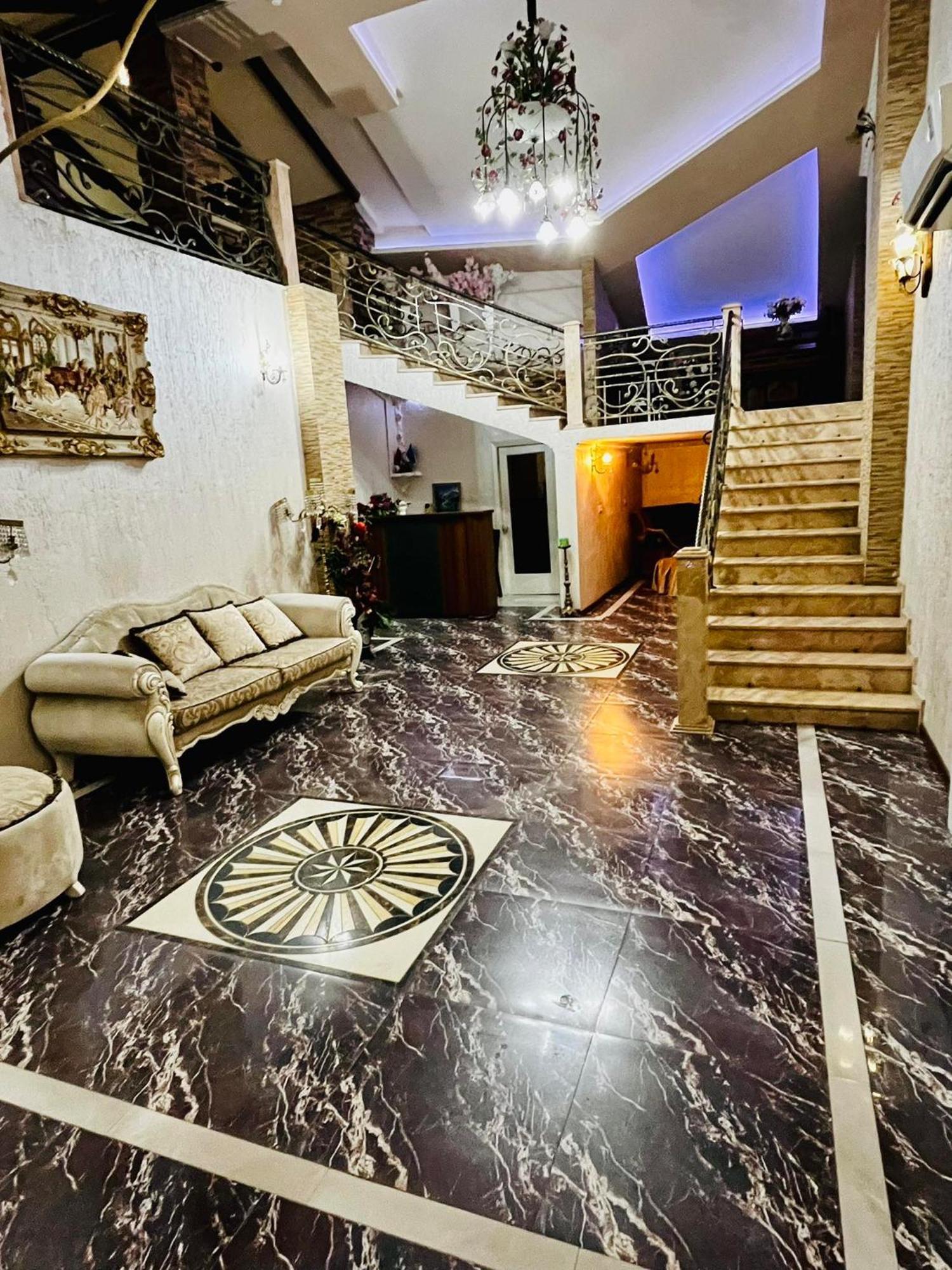 Lux Palace Hotel Kutaiszi Kültér fotó