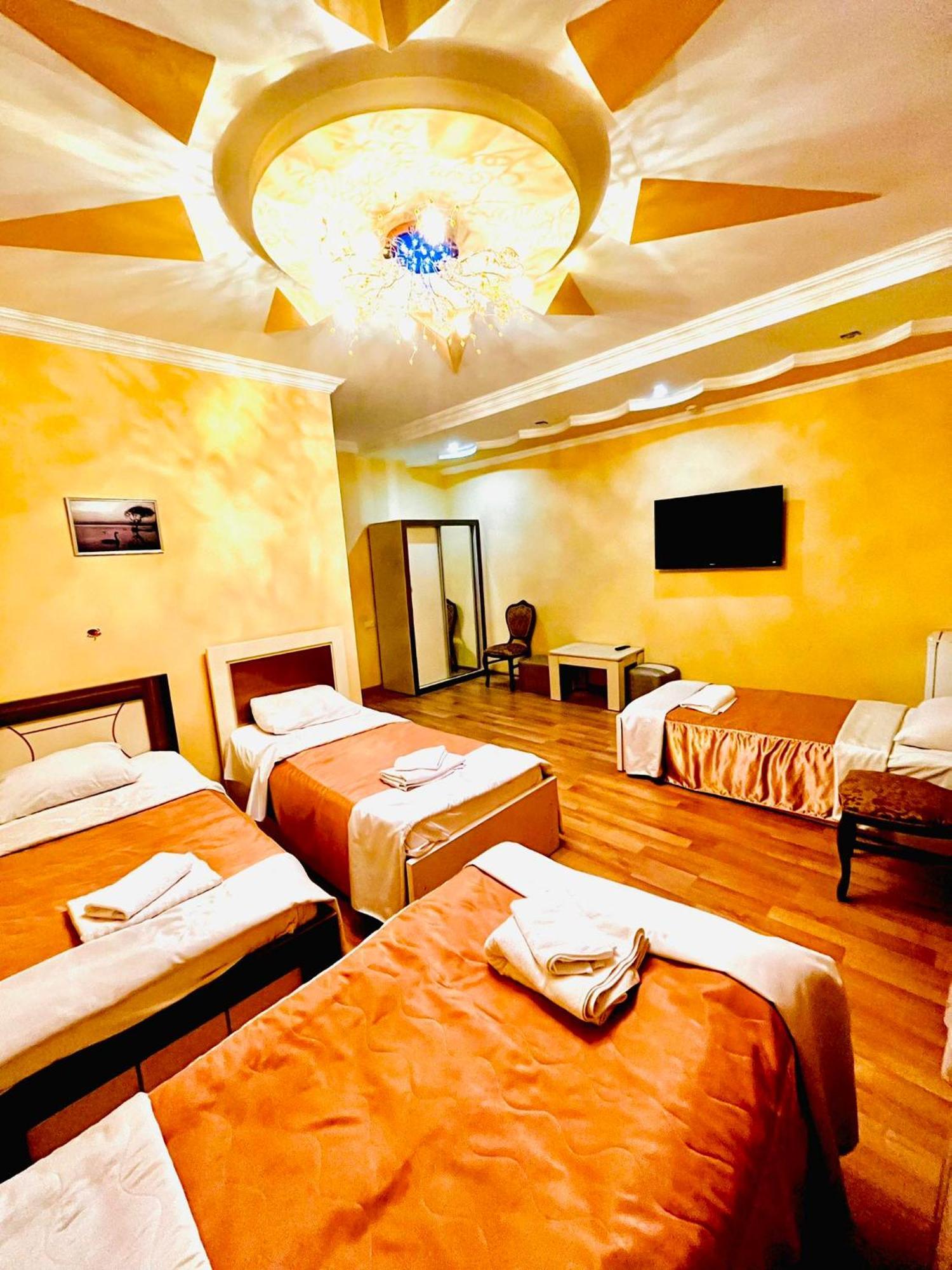 Lux Palace Hotel Kutaiszi Kültér fotó