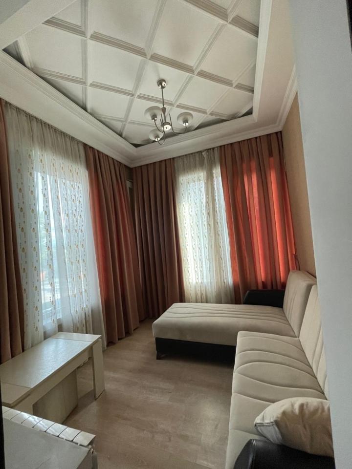 Lux Palace Hotel Kutaiszi Kültér fotó