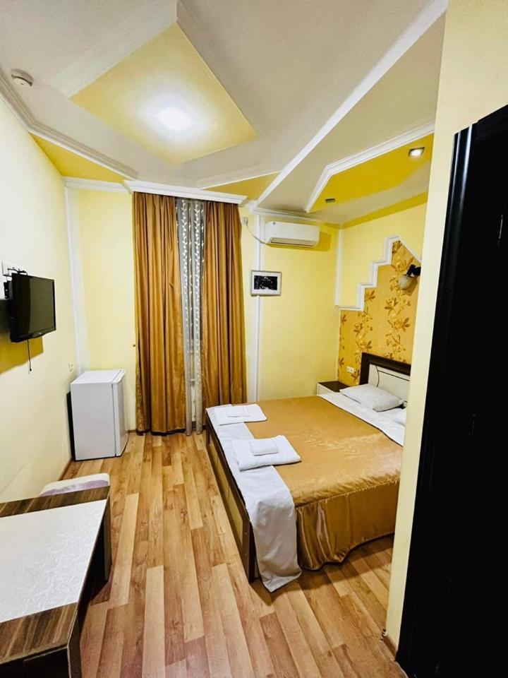 Lux Palace Hotel Kutaiszi Kültér fotó