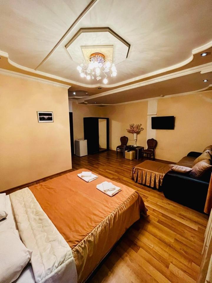 Lux Palace Hotel Kutaiszi Kültér fotó