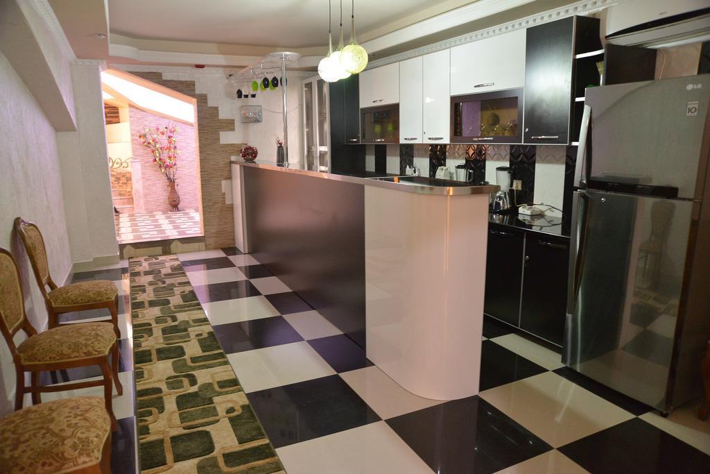 Lux Palace Hotel Kutaiszi Kültér fotó