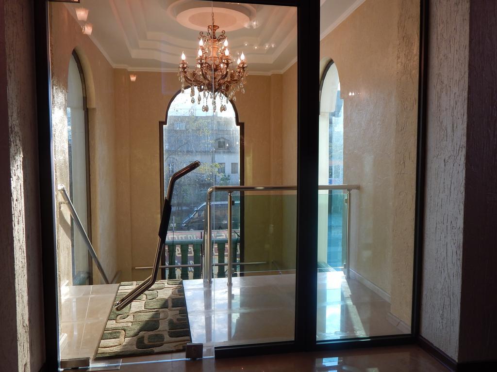Lux Palace Hotel Kutaiszi Kültér fotó