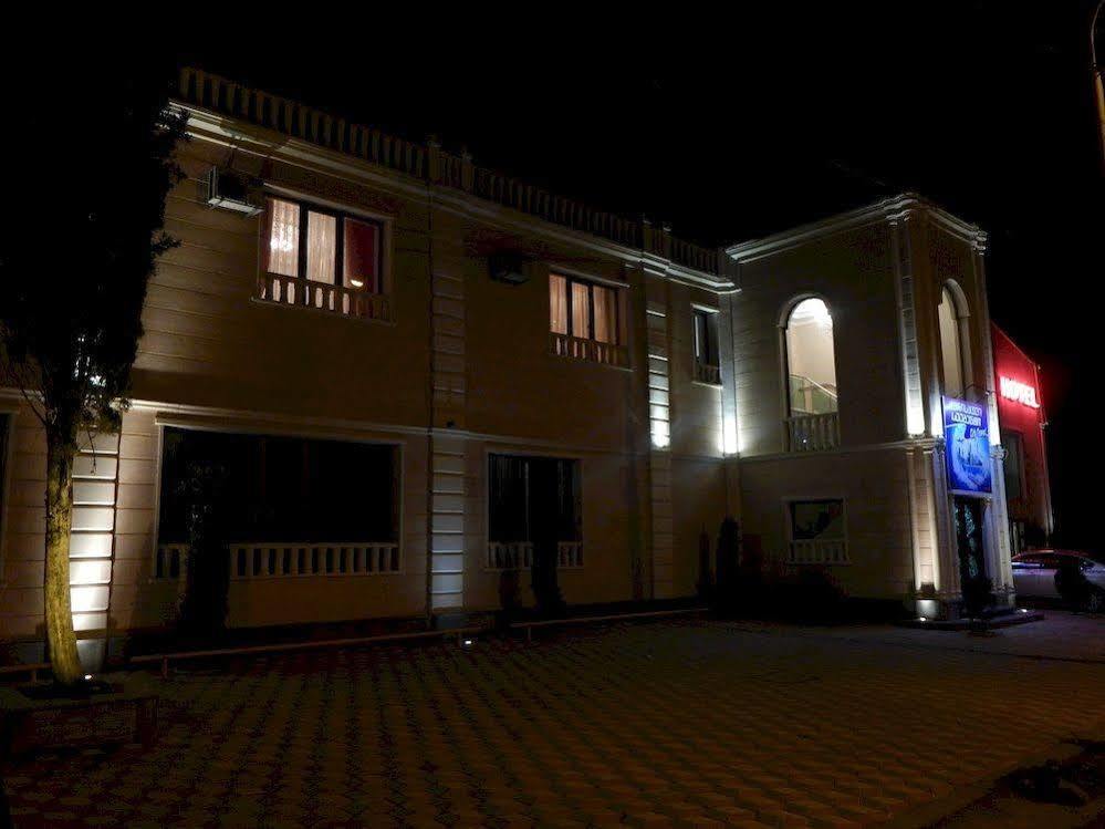 Lux Palace Hotel Kutaiszi Kültér fotó