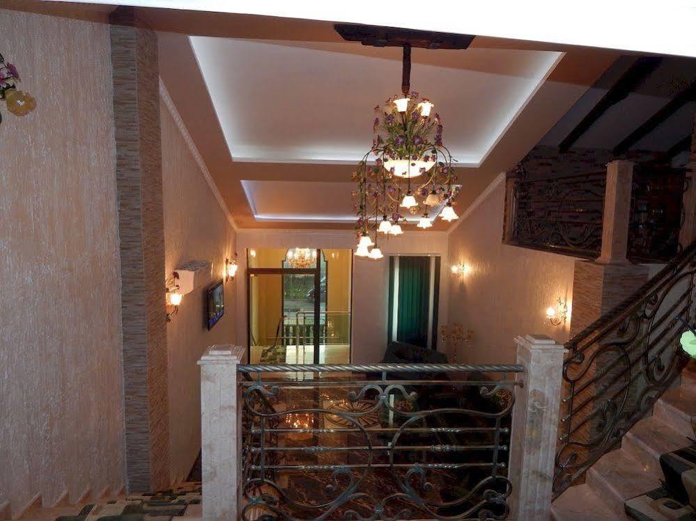 Lux Palace Hotel Kutaiszi Kültér fotó
